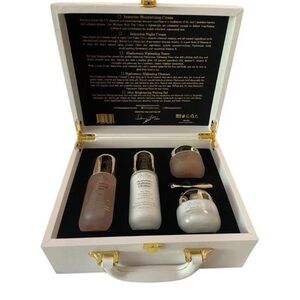 De Soap Boutique Prestige Collection 5‑Piece Skincare Kit – New with Gift Box